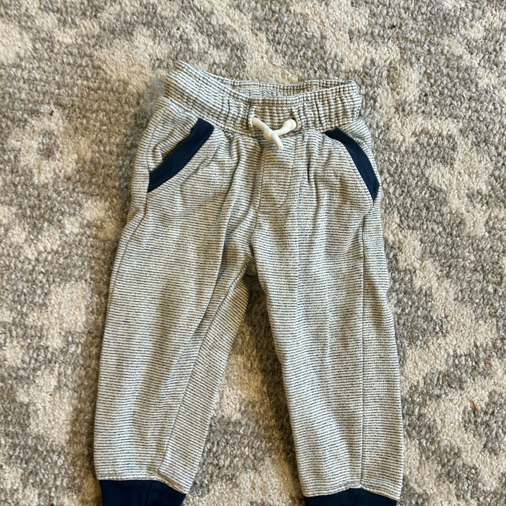 Sovereign Code Gray Sweatpants with Elastic Waistband and Tapered Legs